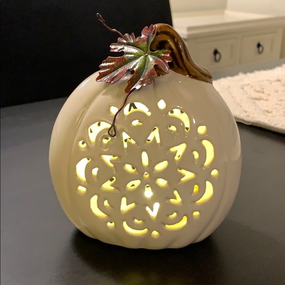 Other - Pumpkin light up decor